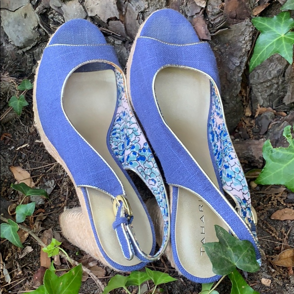 👡 Cute Tahari blue peep-toe espadrille heels